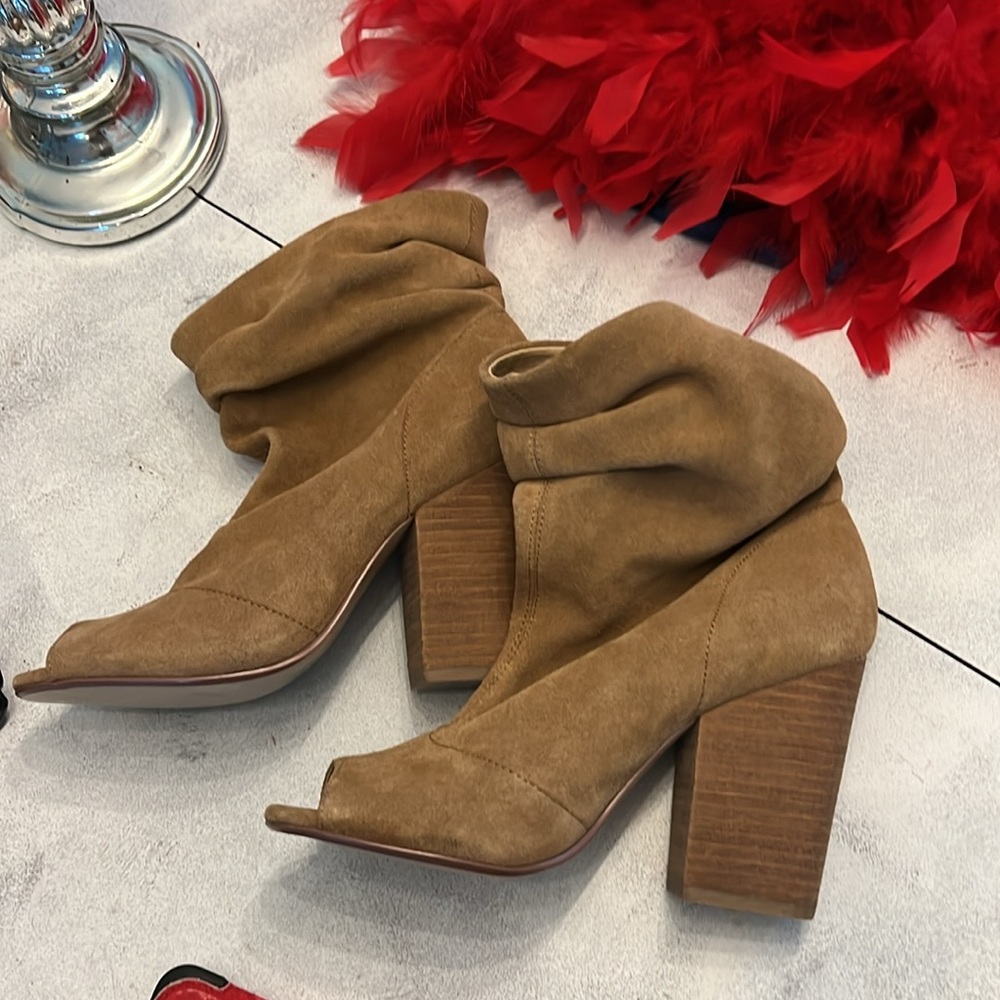 Chinese Laundry Ankle Boots NWOT
